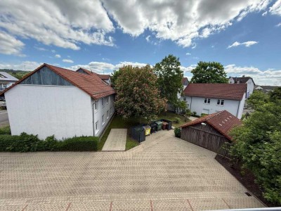 Sofort einziehen- frisch renovierte 4-Zimmer-Erdgeschosswohnung - WG-geeignetignet