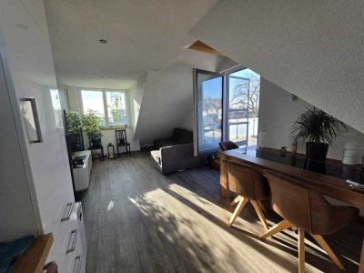 Hochwertig ausgestattete & vollmöblierte 1,5 Zimmer-Dachgeschoss-Wohnung mit großer Dachterrasse