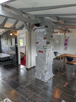 Attika-Wohnung mit 2 Zimmern, modernisiert, in Bad Homburg