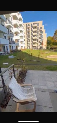 Stilvolle, neuwertige und möblierte 1-Zimmer-Erdgeschosswohnung mit Balkon in Berlin