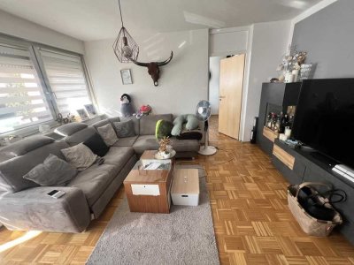 Teilsanierte und freistehende 2-Zimmer Wohnung mit West-Balkon am Ziegetsberg