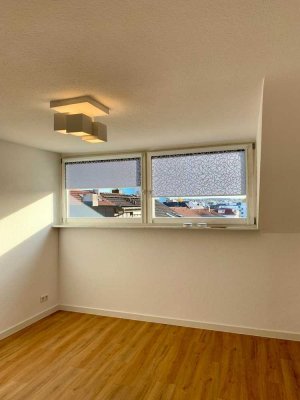 Komplett neu renovierte 3-Zimmer Dachgeschosswohnung mit herrlichem Blick