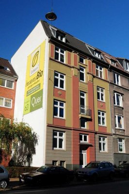 Innenstadtnähe: 2-Zimmer Altbauwohnung mit Balkon