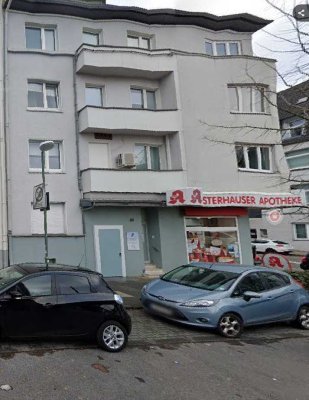renovierte, teilmöblierte Dachgeschosswohnung in zentraler Lage
