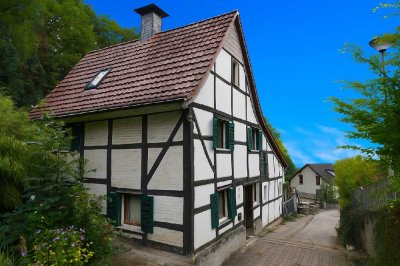 Fachwerkidylle mit Weidefläche – kleines Haus, großes Grundstück - perfekt für