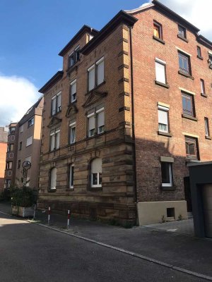 Sanierte 4 Zimmer Erdgeschosswohnung mit Altbaucharme im Stadtkern