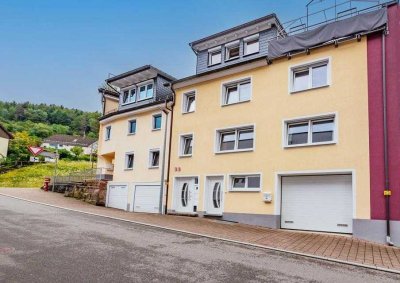 Geräumiges, geschmackvolles und neuwertiges 5-Raum-Reihenendhaus mit lux. Innenausstattung und EBK