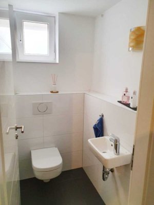 Gehobene 2-Zimmer Souterrain-Wohnung mit großer Terrasse