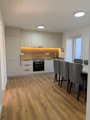 3-Zimmer möblierte Erdgeschosswohnung mit Gartenanteil in München-Feldmoching WG geeignet