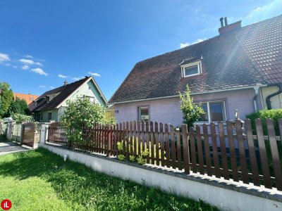 Zwei Einheiten – ein Projekt: Doppelhaus mit Potenzial in ruhiger Siedlungslage von Schwechat