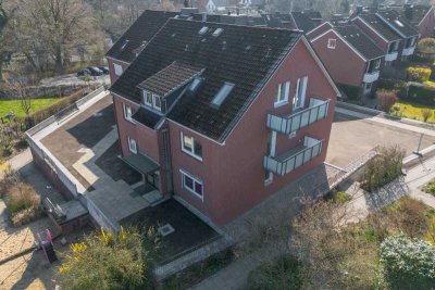 Helle DG-Wohnung mit Balkon und TG auf Erbpacht