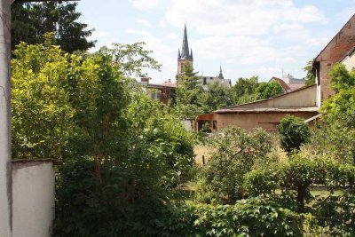 großzügige 2-Zimmer-Whg. mit Terrasse u. kl. Garten