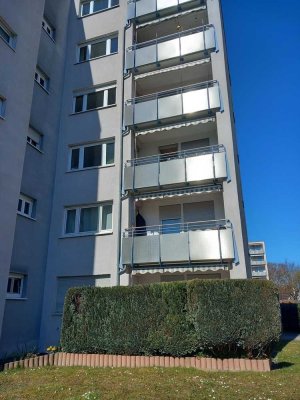 3,5-Zimmer Erdgeschoss Wohnung mit Terrasse Tiefgarage und Kellerraum