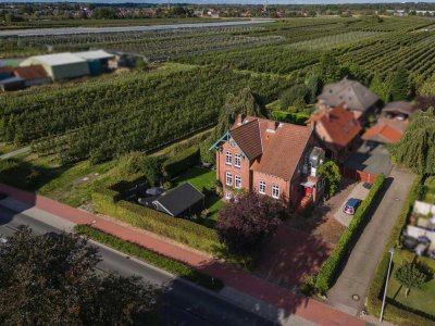 Herrschaftliche Landhausvilla aus der Jahrhundertwende 
- Altländer Charme mit stilvollem Interieur