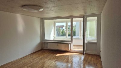Helle, Attraktive 3-Zi. Wohnung in ruhiger Süd-West Lage in Sindelfingen-Maichingen