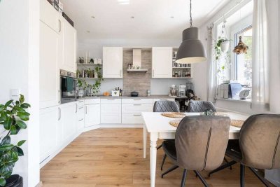 Büro, Bett & Beet! Neuwertige 3-Zimmer-Gartenwohnung mit separatem Zugang & Sonnenterrasse