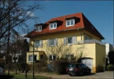 Schöne 4-Zi.-Dachgeschoß-Wohnung  in Bessungen mit West-Balkon und Gartenmitbenutzung