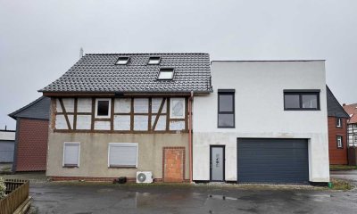 Traumhafte Immobilie mit Anbau, Dachterrasse und individuellem Gestaltungspotenzial
