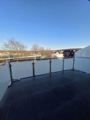 4,5 Zi Kernstadt-Wohnung mit Blick über die Dächer bis zu den Weinbergen