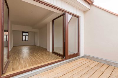 Frisch sanierte Dachgeschosswohnung mit offenem Wohnbereich