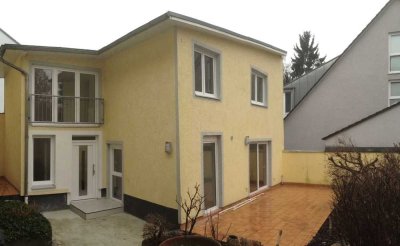 Eckenheim von Privat -  Hinterhaus mit 3,5-Zimmer und Terrasse
