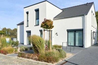 Scharbeutz, einmaliges Angebot - neuwertiges Einfamilienhaus mit 2 Wohnungen in Strandnähe