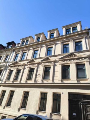 Neu Saniert -  Schön geschnittene 2-Zi. Whg. in Lindenau, Bad mit Fenster, EBK!