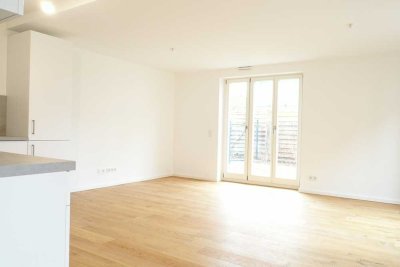 Moderne 2-Zimmer-Einliegerwohnung mit eigenem Garten, separatem Zugang und Garage