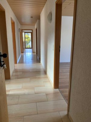 Schöne 4 Zimmerwohnung mit zwei Balkonen in Calw- Speßhardt