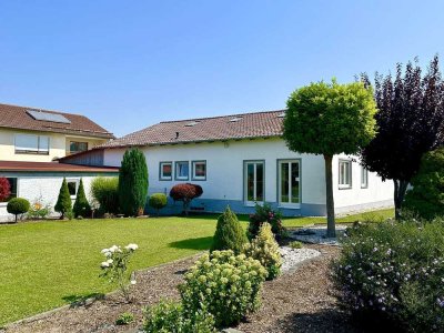 Weitläufig und Idyllisch: Familienfreundlicher Bungalow mit zweitem Bauplatz in naturnaher Lage