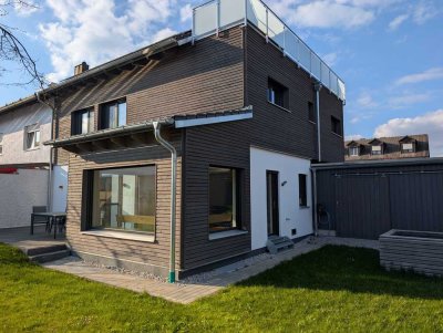 Geräumige, energieeffiziente, neuwertige DHH, geh. Ausstattung und EBK