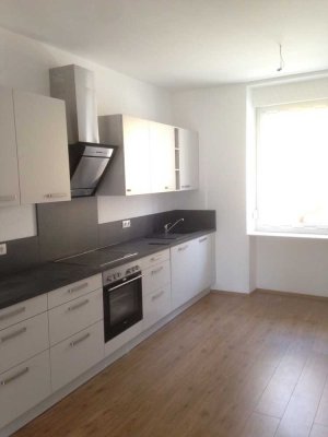 Stilvoll wohnen im sanierten Altbau – 2,5 Zimmer mit EBK in zentraler Ruhelage | Musikerviertel