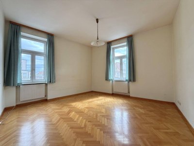 Gut geschnittene Altbauwohnung im 4. Liftstock mit separater Küche und zusätzlichem Stauraum