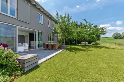 Energieeffizientes, einladendes Architektenhaus mit Einliegerwohnung in naturnaher Traumlage