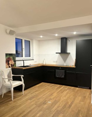 "WILLKOMMEN ZUHAUSE !" Gutgeschnittene Wohnung mit schönem Balkon