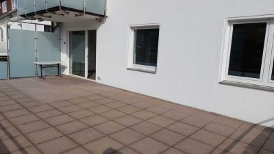 Helle 3,5-Zimmer-EG-Wohnung mit sehr großem Süd-Balkon - Sanierung 2025