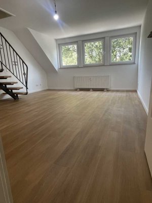 STADTWALD: Top sanierte 3Z.-Maisonette-Wohnung + Wohnküche & gr. Balkon