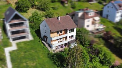 TOP LAGE - Ein- oder Zweifamilienhaus in Esslingen mit  großem Garten