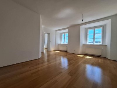 STILVOLLES WOHNEN IM HERZEN VON STEYR - EXKLUSIVE ALTBAUWOHNUNG MIT PARKPLATZ