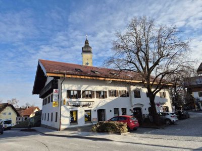 Helle Mansardenwohnung (2 Z/K mit Essbereich/B) in Aising (Rosenheim)