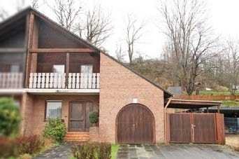 451 -  Charmante Doppelhaushälfte mit Garage, Carport und Terrasse mit großem Garten in Erkelenz