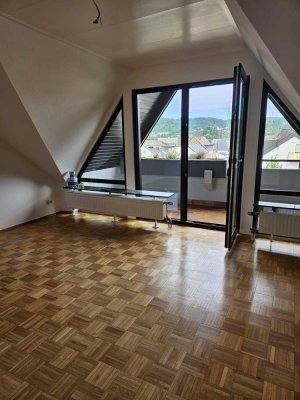 2-Zimmer-Dachgeschosswohnung in Koblenz-Wallersheim mit Loggia