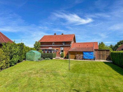 Platz für die ganze Familie! Einfamilienhaus mit Garage auf großem Grundstück in Jaderberg!