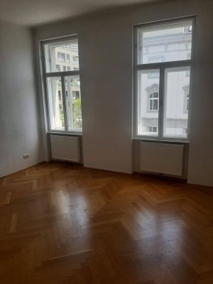 SINGLEHIT/ NÄHE U3-ZIPPERERSTRASSE! Unbefristete 31 m2, Wohnschlafraum, Vorzimmer mit Einbauküche, Gesamtmiete € 599,--