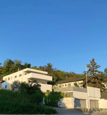 Neuwertiges Mehrfamilienhaus in begehrter Wohnlage in Neusiedl am See