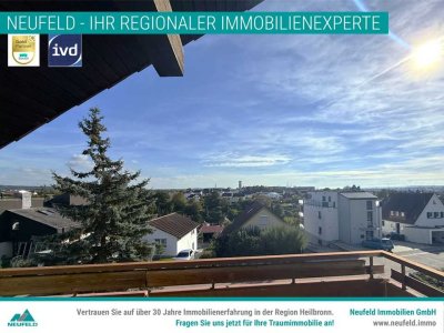 Helle Dachgeschosswohnung mit Ausblick