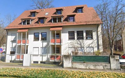 Oststadt: Leerstehende 2-Zimmer-Wohnung mit Balkon