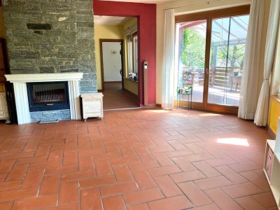 Großzügige Wohnung mit Terrasse, Sauna, Kamin &amp; Garten in sonniger Hanglage