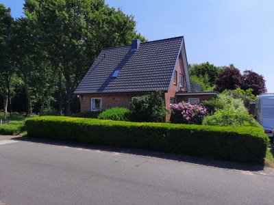 Süßes Einfamilienhaus mit wunderschönem Garten!Ruhige Lage!