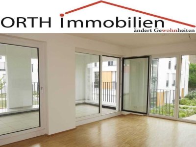 Bodentiefe Fenster - sehr helle, repräsentative 2 Zimmer Wohnung mit Einbauküche und Loggia